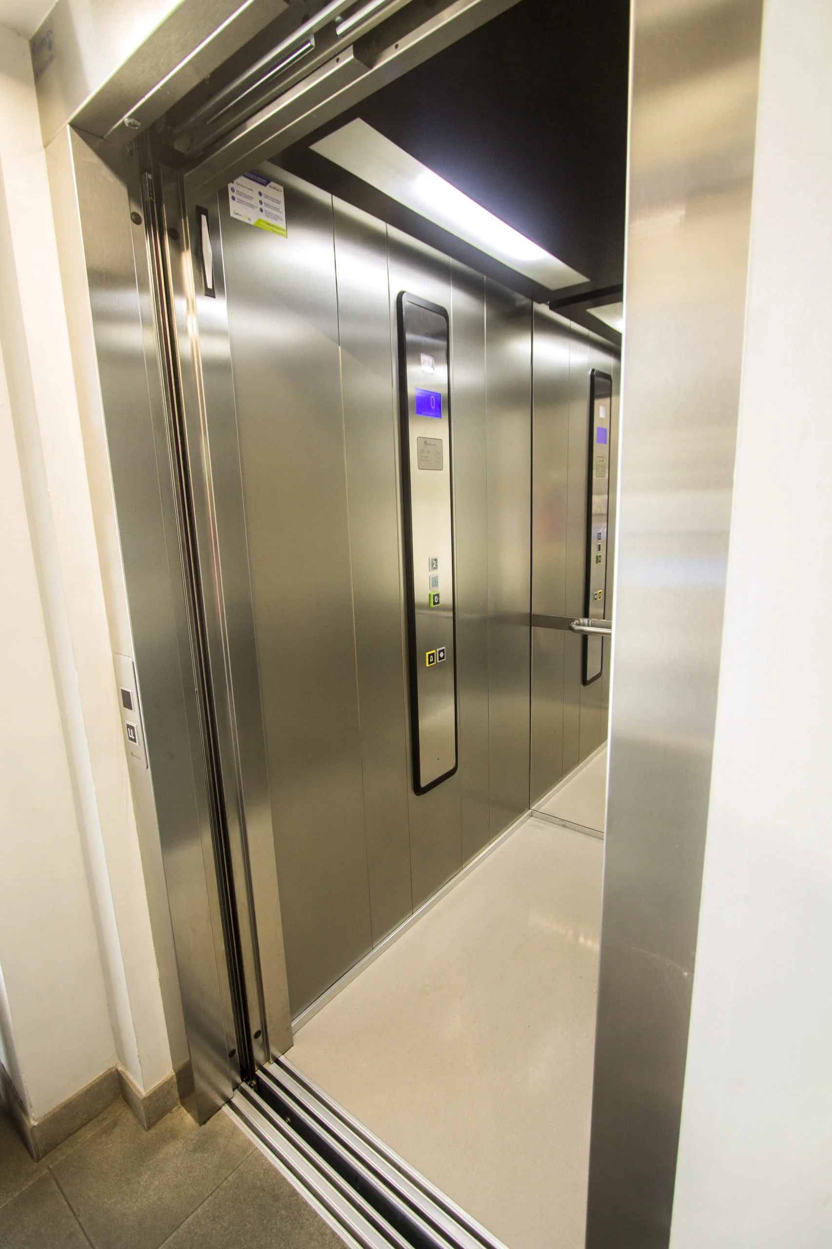 Cabina MP 11 Scaled 1